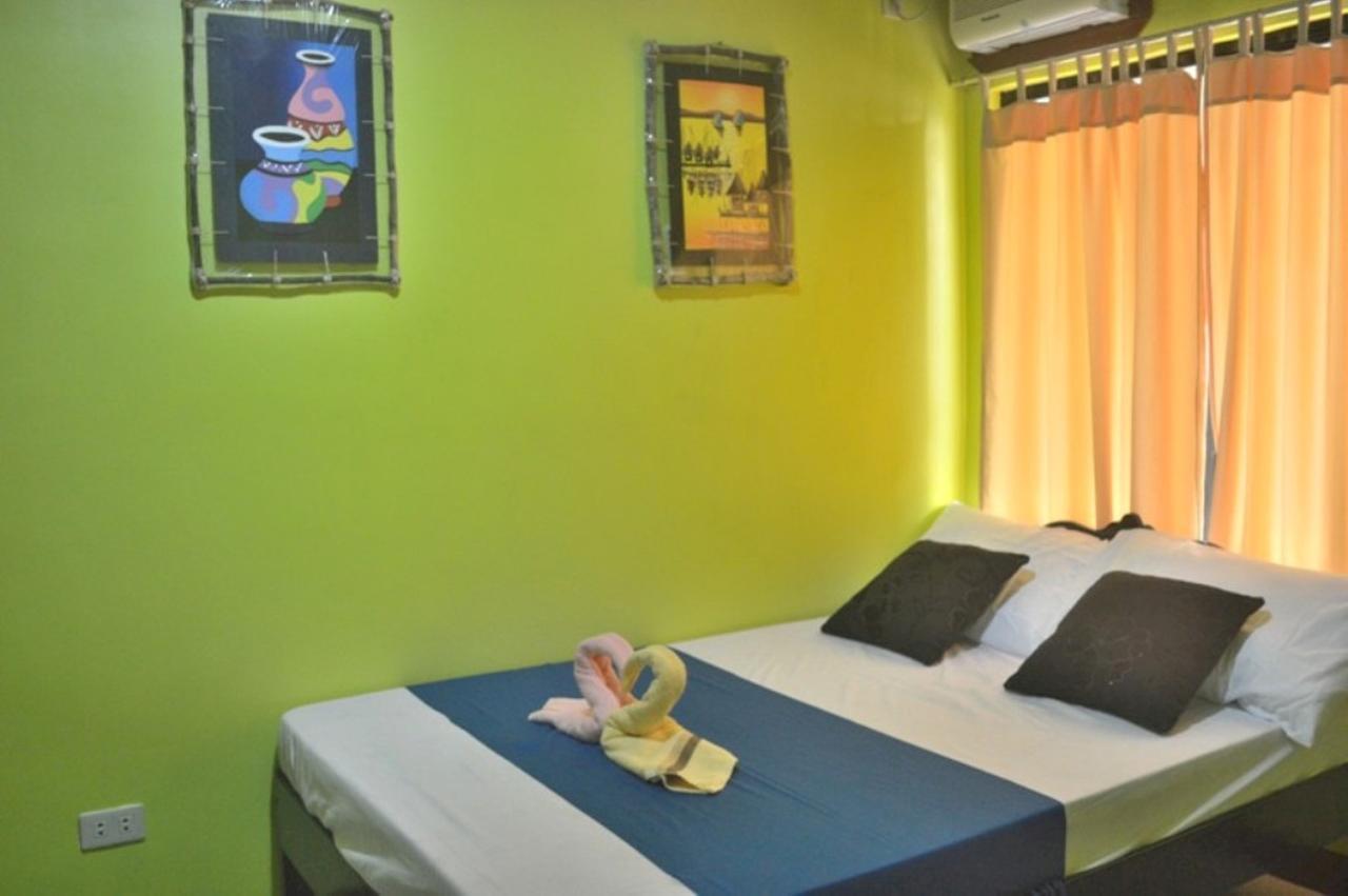 Amelia Homestay Puerto Princesa Exterior foto